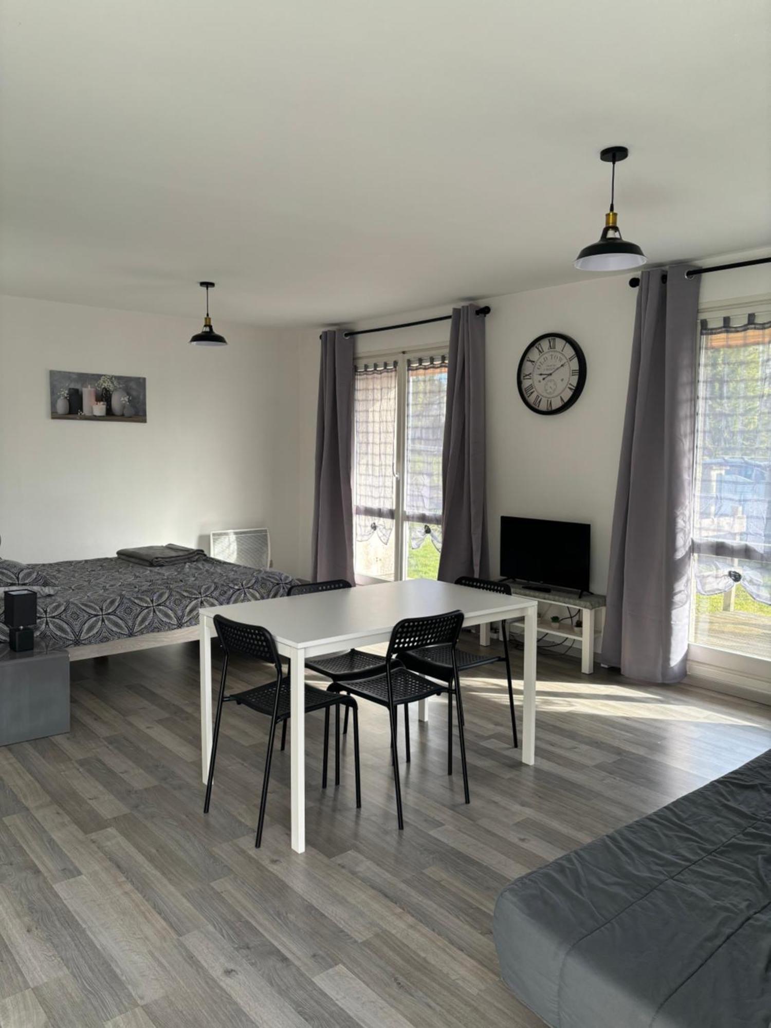 Avec Terrasse A Proximite De Apartment Metz