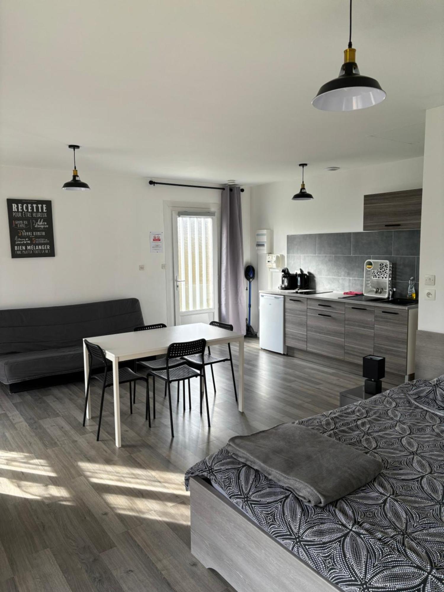 Apartment Avec Terrasse A Proximite De